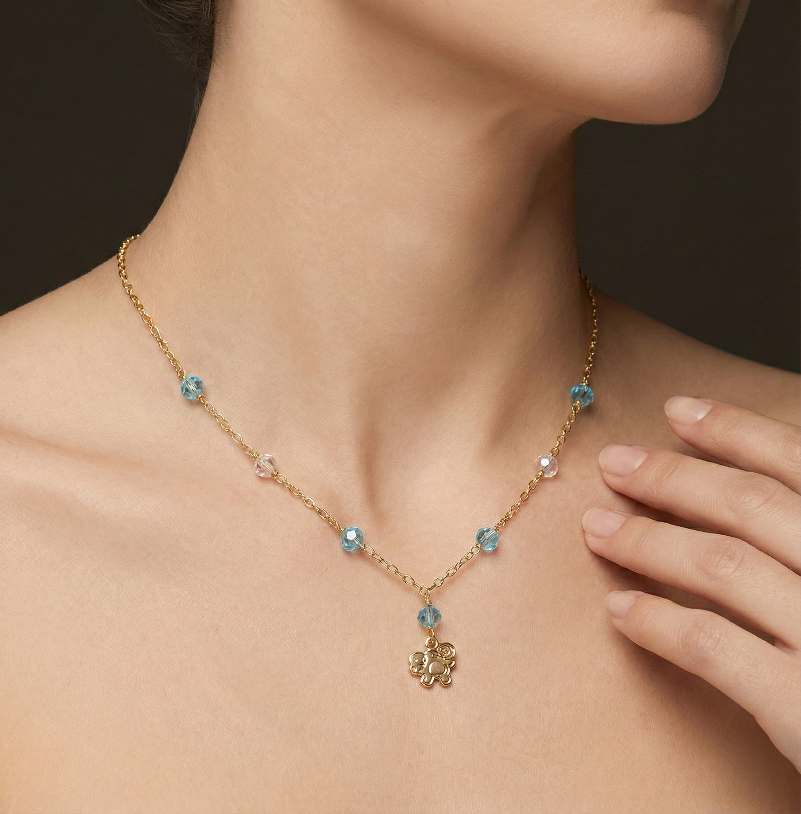 Collar en Cuarzo Azul con Dijes